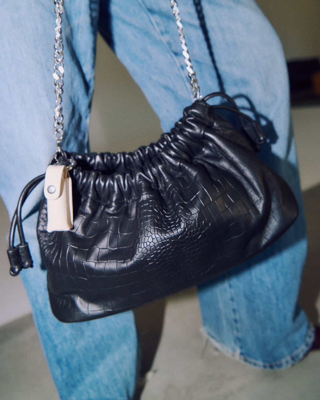 HANDBAG CHARM - CLOUD DANCER